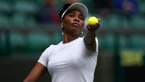 A fost prima sportivă care a bătut-o pe Serena Williams, dar s-a retras la 21 de ani ca să fie contabilă. Acum e o mamă casnică