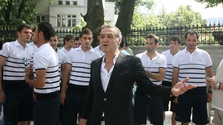 Primă de 5000 â‚¬ pentru steliști!** Gigi: "Sunt liniștit, ne vom califica" Cât câștigă Steaua dacă merge în primăvară