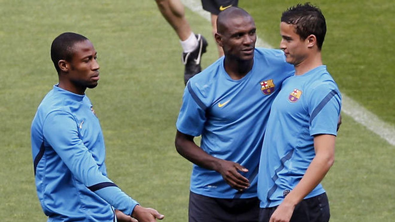 FOTO Ca la ei, la nimeni!** Gestul unic pe care l-au făcut jucătorii BarÃ§ei ca să-și arate suportul față de Eric Abidal, înainte de transplantul de ficat