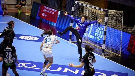 Adrian Vasile: „Simt că este momentul nostru să ne calificăm în Final Four”. Returul CSKA Moscova – CSM București din sferturile de finală ale Ligii Campionilor pornește de la 32-27 pentru „tigroaice”