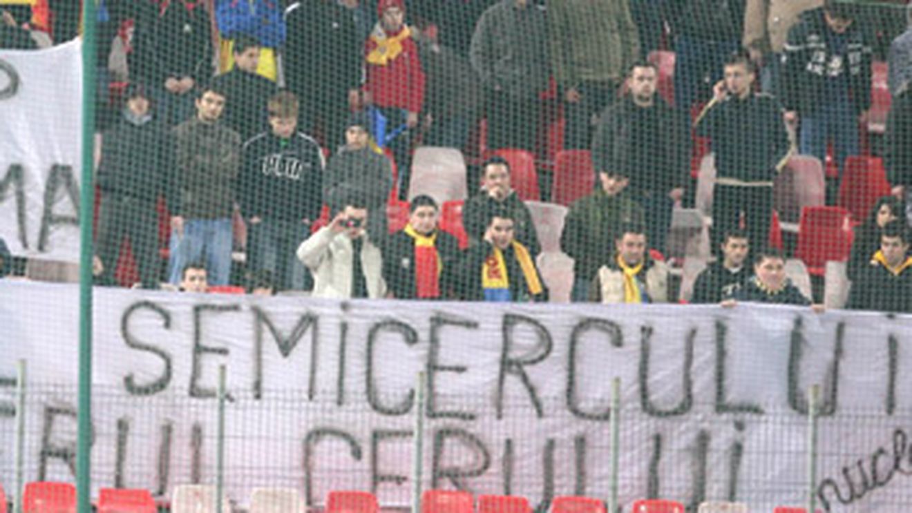 Mesaj pentru Marian: "RIP Cozma! Stăpânul semicercului, acum îngerul cerului!"