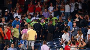 Dramă în SUA: Un fan a decedat după ce a căzut din tribună, de la o înălțime de 12 metri, la un meci din MLB