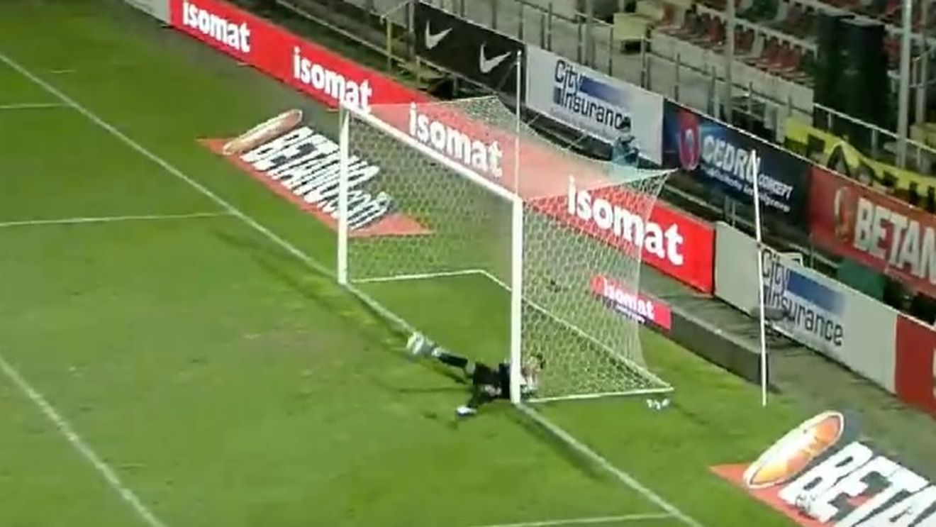 Îl scoate Straton din poartă pe Andrei Vlad? Jucătorul transferat acum o zi de la Dinamo, fabulos în prima repriză cu FC Argeș | VIDEO