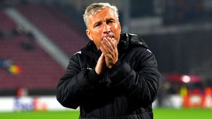 Dan Petrescu, destinație șoc: „Nu a ratat ocazia asta!” Unde a fost surprins antrenorul român | FOTO