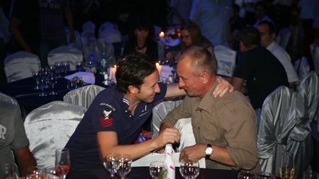 EXCLUSIV | Detalii în premieră despre Dumitru Bucșaru, personajul discret al fotbalului românesc! L-a pus la punct pe colericul Dan Petrescu, chiar în vestiar, dar avea o mare calitate. "Patronii cred că dacă plătesc au dreptul de a jigni și a umili oamenii"

