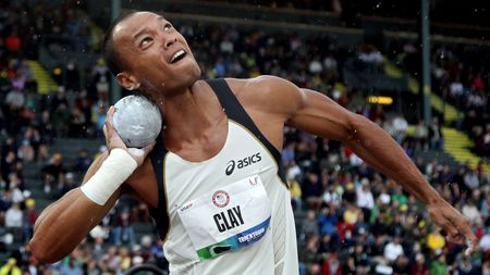 Deținătorul titlului olimpic la decatlon, Brian Clay, nu s-a calificat pentru JO de la Londra