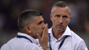 Meme Stoica, mesaj dur de Ziua Națională a României! Atac la CSA Steaua: "Nu sunt mândru că sunt român! M-am consolat cu ideea că trăiesc aici"