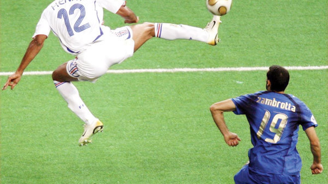 Veteranii Franței îl presează pe Domenech: "Henry, titular!"