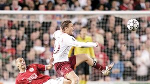 AS Roma dă din nou ochii cu „monstrul" Manchester United