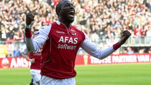 VIDEO Altidore a reușit un hat-trick în numai 9 minute, dar atenția a fost acaparată de eroarea unui adversar!** Cel mai prost autogol al anului