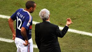 Henry l-a sunat pe Sarkozy! Joi analizează împreună eșecul Franței