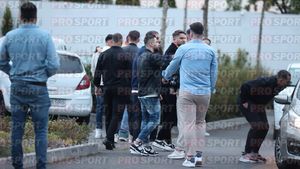 Imagini exclusive: scandal la petrecerea de titlu a celor de la FCSB! Tavi Popescu a fost înjurat, unul dintre amicii lui a sărit să-l apere și totul a fost la un pas să degenereze. Radunovic a intervenit ca un căpitan, în vreme ce Florinel Coman s-a „evaporat” cu soția și copilul. FOTO&VIDEO PROSPORT