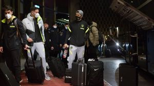 Primele imagini de la sosirea vedetelor lui Atletico Madrid! Ce a făcut delegația spaniolă după ce a aterizat la București pentru meciul cu Chelsea din Liga Campionilor | VIDEO PROSPORT