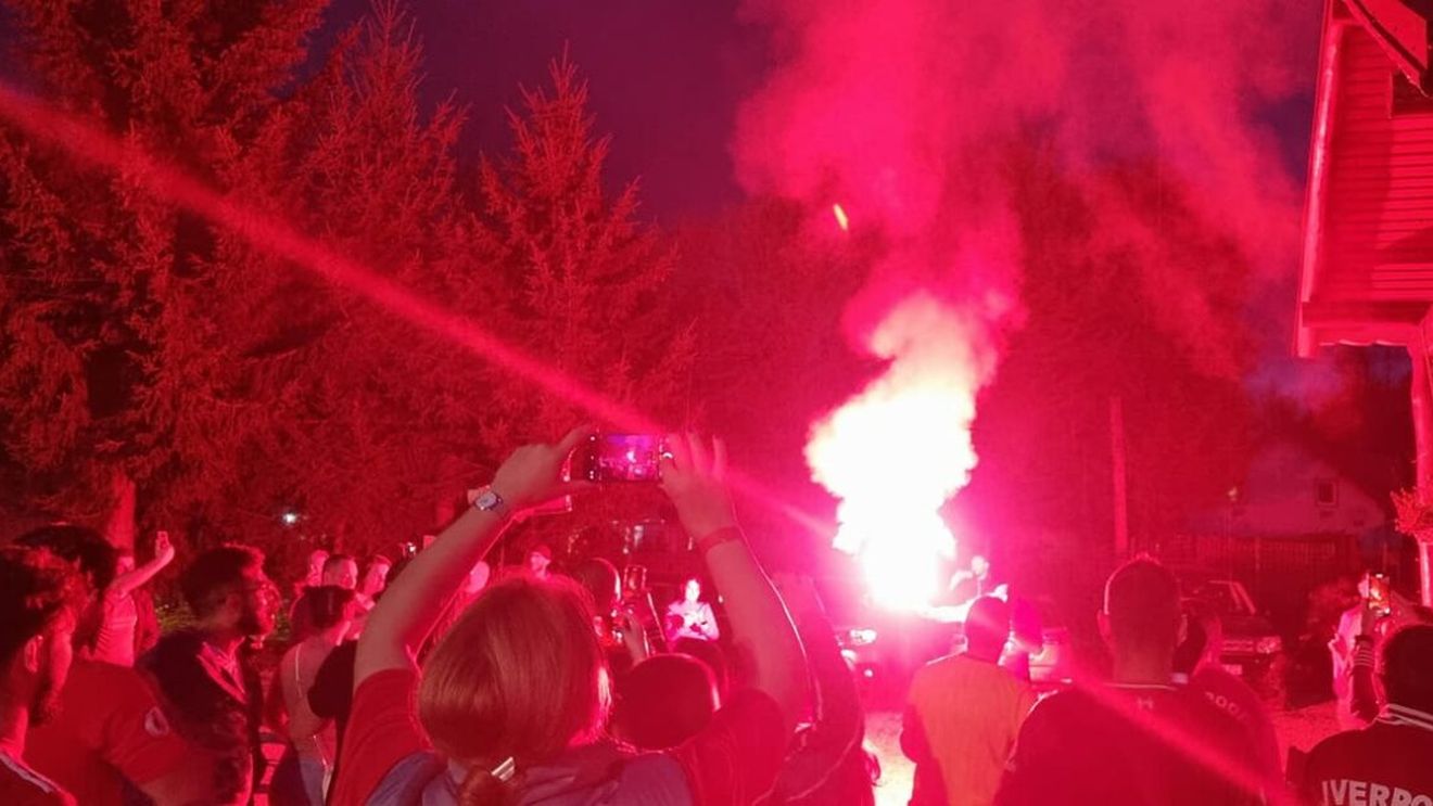 Jurgen Klopp, pe asta nu o știai! „Anfield Road” s-a mutat în România! Imagini fabuloase cu fanii lui Liverpool după victoria dramatică obținută în fața lui Tottenham | SPECIAL