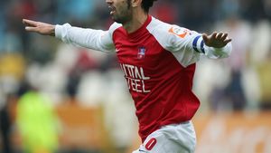 Paraschiv:"Rapid e cea mai bună, dar noi o vom învinge"