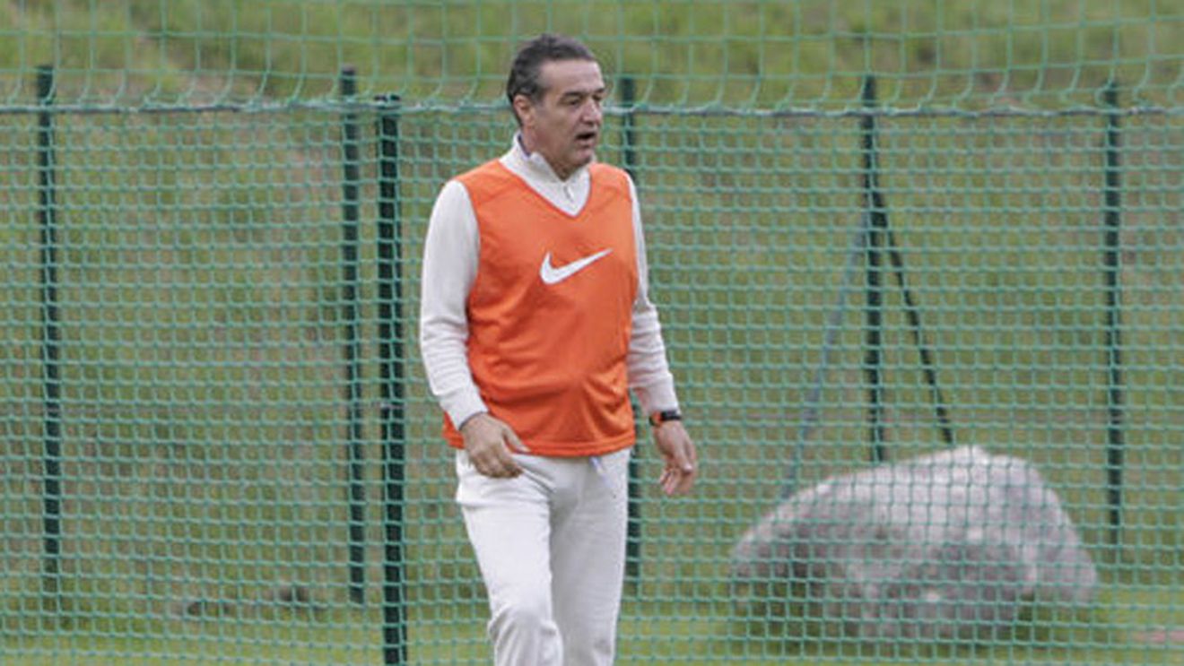 'Nu cred că Bănel trebuie să joace fundaș!**Nu e disciplinat pe acel post'