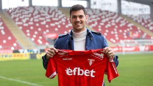 UTA și-a luat atacant muntenegrean, dar își marginalizează golgheterul: „Otele a refuzat cea mai bună ofertă din istoria clubului!"