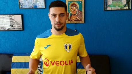 OFICIAL | Dragoș Gheorghe a semnat cu Petrolul. Modalitatea transferului de la Astra și perioada pe care a semnat