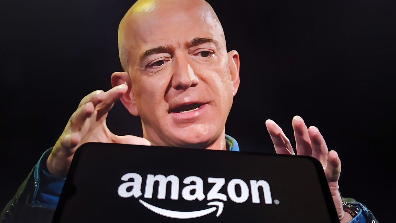 Jeff Bezos, fondatorul Amazon, negociază pentru a deveni acționar la Liverpool