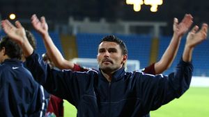 E oficial** Trică a semnat cu Craiova! "Am venit acasă!"