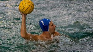 Care sunt rezultatele meciurilor de sâmbătă din Superliga masculină de polo pe apă, turneu care se desfășoară la Floreasca. Azi se joacă derby-ul Steaua-CSM Oradea