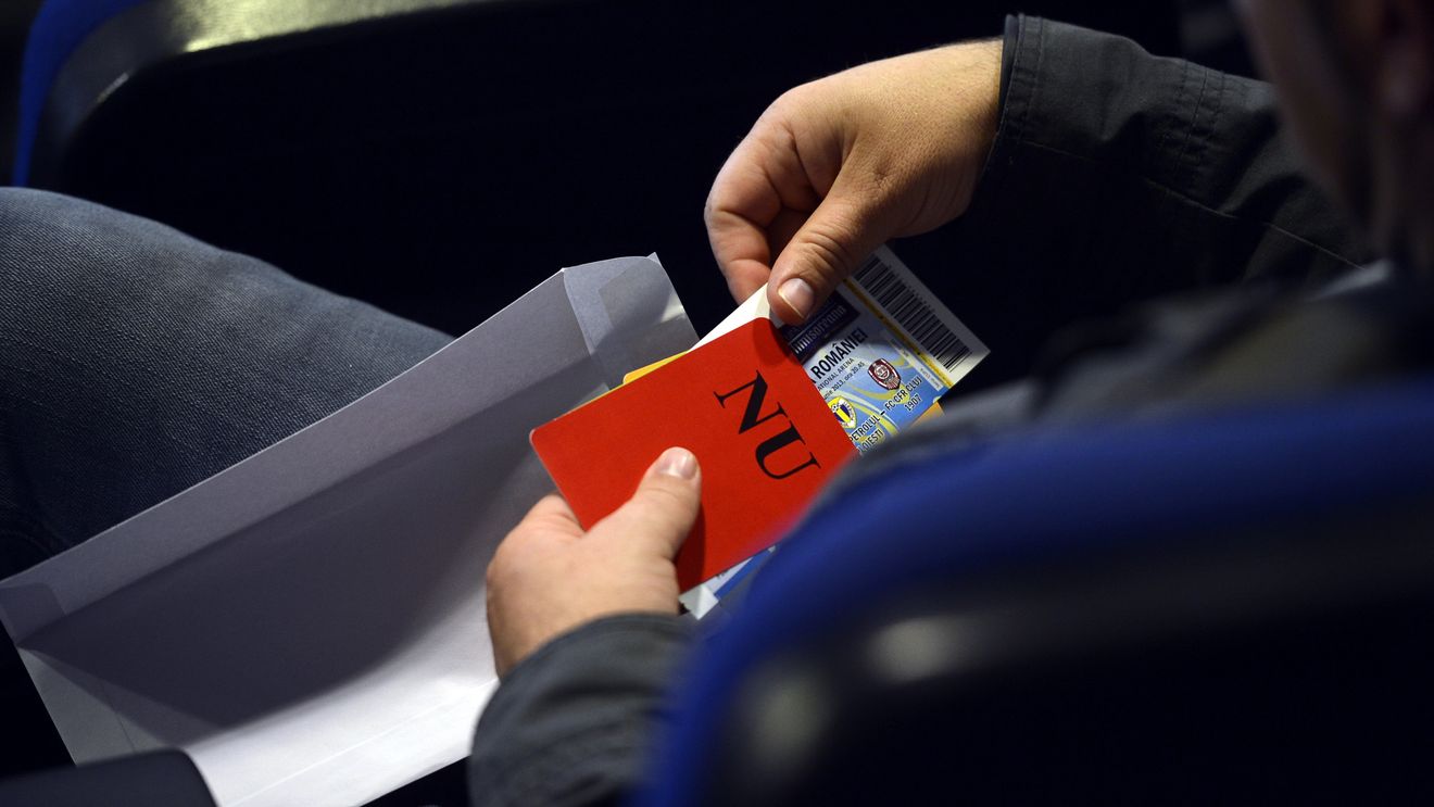 EXCLUSIV | Mircea Sandu, inamicul public numărul unu în Adunarea Generală a FRF din 28 iunie. Printre obiective: rediscutarea rentei viagere și schimbarea fostului șef al federației din postul de administrator al bazei de la Mogoșoaia