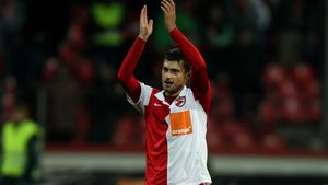 Gabi Tamaș a semnat cu Dinamo! Lovitura pe care fostul internațional român vrea s-o dea cu clubul din Ștefan cel Mare: fanii sunt atrași în proiect! | EXCLUSIV