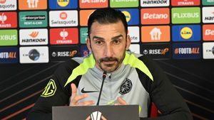 Elias Charalambous a răbufnit când a fost întrebat de afirmațiile lui Gigi Becali: „Papagalii vorbesc! Mie nu-mi pasă”