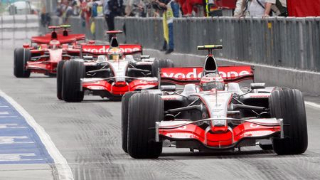 Kovalainen și Hamilton, penalizați