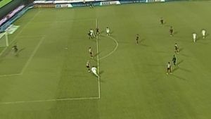 Dorel Stoica a înscris golul campionatului, **cu un "TRASOR" de la 45 de metri!