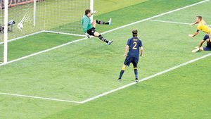 Când talentul nu se predă!** Golurile lui Șevcenko au adus victoria Ucrainei la primul meci de la un turneu final al Euro