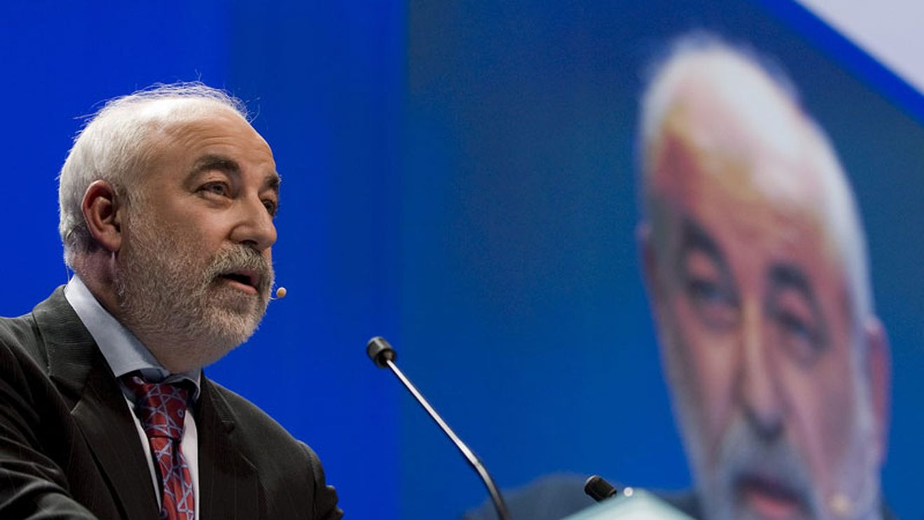 Suporterii argentinieni îl vor pe Maradona