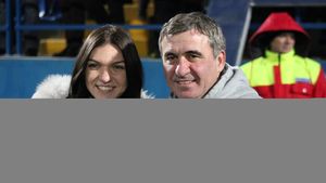 Popescu l-a dat de gol pe prietenul Hagi. Ce făcea "Regele" în timpul meciului Simonei Halep: "A fost genial! Dădea indicații"