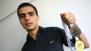 Rareș Dumitrescu va primi un apartament și 5000 lei pentru performanțele de la CM de scrimă