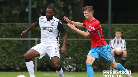 S-au încins spiritele la amicalul FCSB - PAOK. Fotbaliștii au fost la un pas de bătaie, dar nici antrenorii n-au rămas datori! Dialog încins Dică - Lucescu: "E a 5-a oară! Ce, ne rupem picioarele?!"