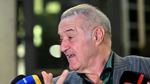 Gigi Becali a anunțat că a pus 3 fotbaliști de la FCSB pe lista de transferuri. Decizia e definitivă: „Să-și găsească echipe”