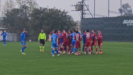 Meciul şi scandalul la Universitatea Craiova. Fotbaliştii lui Rotaru s-au încăierat din nou