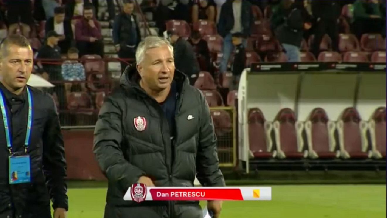 Tensiune uriașă la CFR Cluj - Farul! Dan Petrescu a făcut o criză de nervi la pauză, a primit cartonașul galben și a fost amenințat că va fi trimis în tribună!