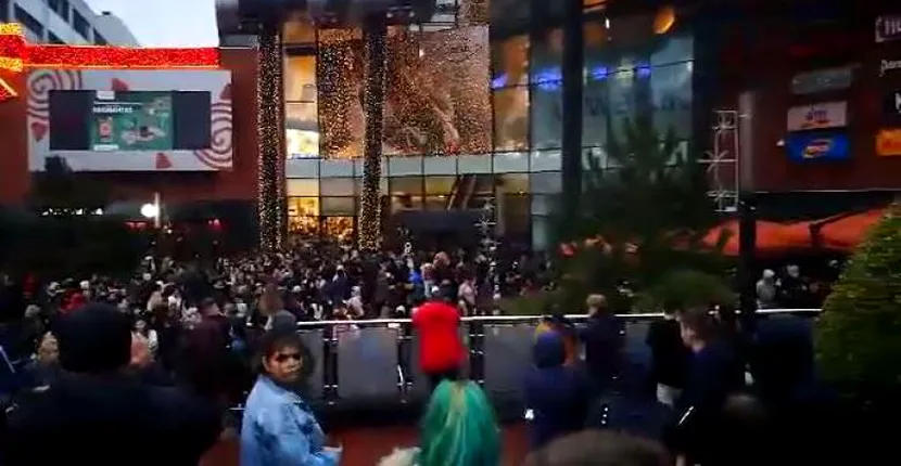 Un incendiu a izbucnit la mall-ul Sun Plaza din Capitală! Pompierii au evacuat oamenii din centrul comercial