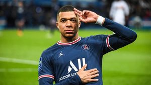 Fabulos! Kylian Mbappe a refuzat Real Madrid după o discuție cu președintele Franței, Emmanuel Macron, dar face un anunț uriaș pentru fanii blanco: „E casa mea!”
