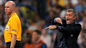 Mourinho, 'studiat' de UEFA! E portughezul cel mai bun antrenor 'în timpul meciului'?