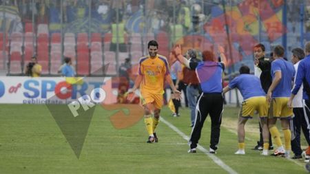 "Suntem cobaii Ligii, poate vor să plece mai repede în vacanță!** Noi nu avem un Argăseală și un Avram" Pe cine își varsă nervii Mulțescu și de ce cere intervenția DNA