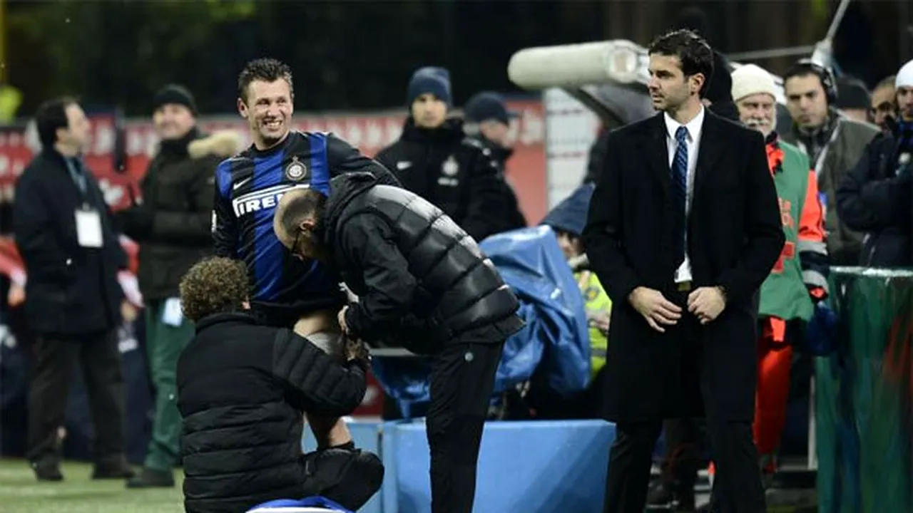 Stramaccioni este disperat: jucătorii lui Inter cad pe capete!** Cu o lună înainte de meciul cu CFR, are numai doi atacanți valizi și o rezervă de 19 ani