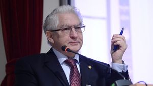 Doctorul Vlad Ciurea dezvăluie secretul unei longevități sănătoase: „Se spune că la 3:00 a trecut moartea prin sat și i-a luat pe cei pe care i-a găsit în pat”