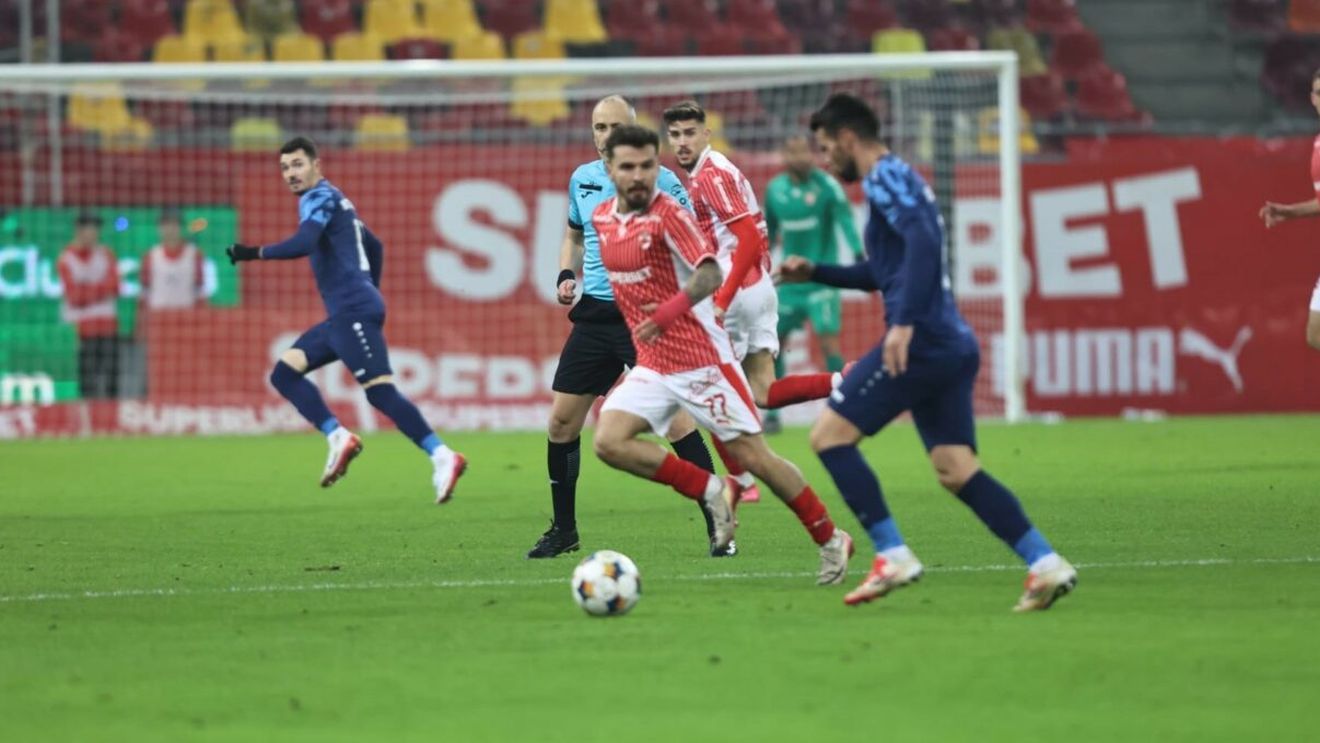 Dinamo - Metaloglobus 4-0, în etapa 20 din Superliga. „Câinii” n-au avut milă de nou-promovata din cartierul Pantelimon și urcă pe locul 2 în clasament, la un punct de liderul Rapid!