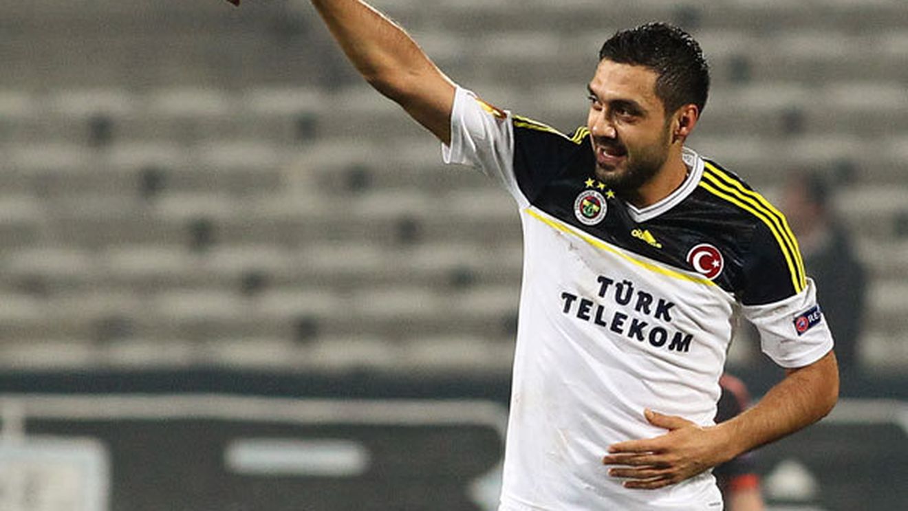 VIDEO: Cel mai "dulce" moment al săptămânii!** Un jucător al lui Fener s-a dus la galerie să sărbătorească, dar a avut o surpriză uriașă :))