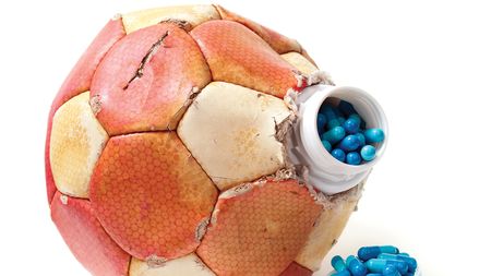 Laboratoarele fotbalului. Dopajul în fotbal este un subiect despre care se vorbește de peste 50 de ani