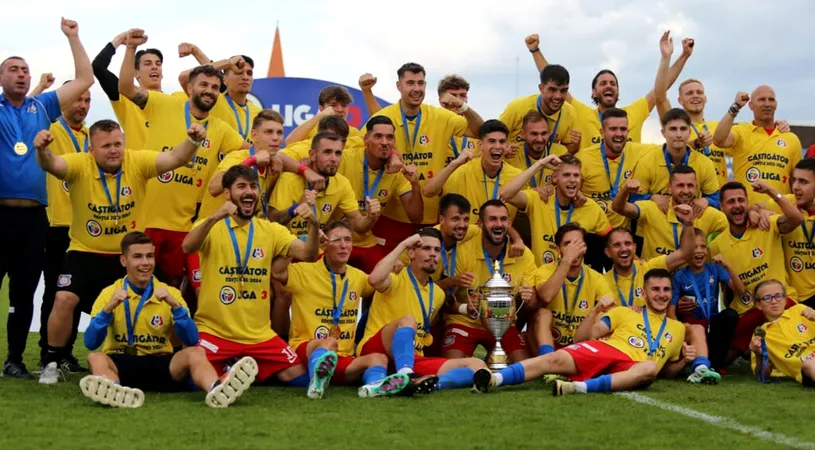 Sărbătoare mare la Oradea! 11.000 de oameni au asistat la promovarea în Liga 2 a FC Bihor, după un meci facil cu Ghiroda. ”Era anormal să ne împotmolim”