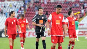 Cel mai oribil scenariu pentru Dinamo!** Asta ar fi bomboana de pe coliva "câinilor": lovitura lui Becali care i-ar face knock-out pe roș-albi