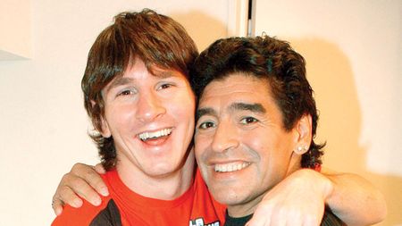 Cum a ajuns Diego Maradona să fie poreclit „El Pibe D’Oro” și de ce este considerat de argentinieni mai mare decât Leo Messi | VIDEO